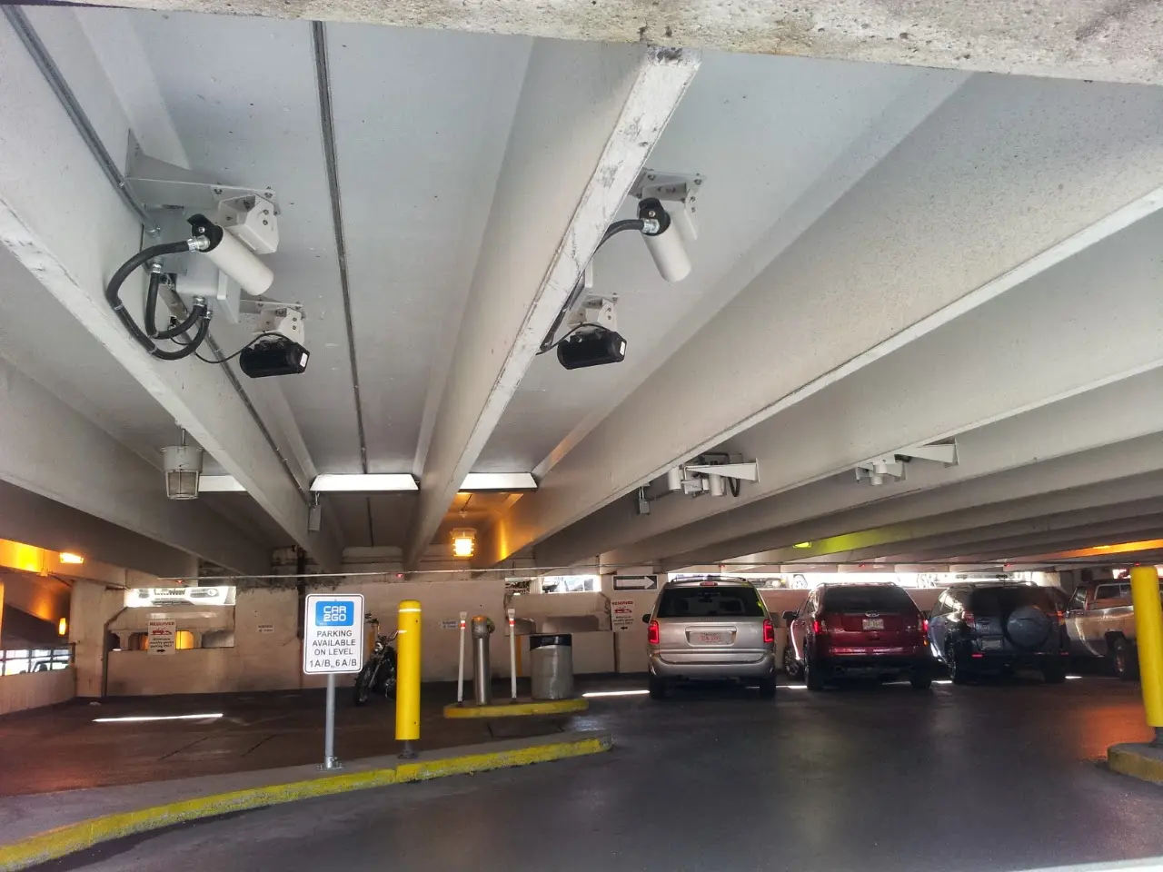 autoChalk Parkade fixed LPR camera system at parking garage entrance